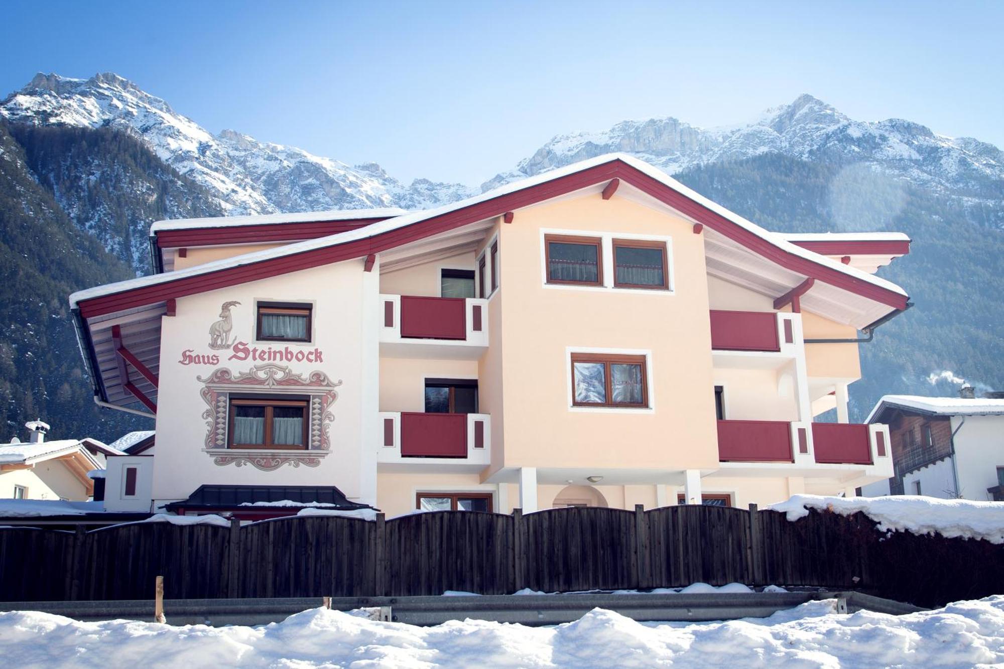 Haus Steinbock Bed and Breakfast Neustift im Stubaital Buitenkant foto