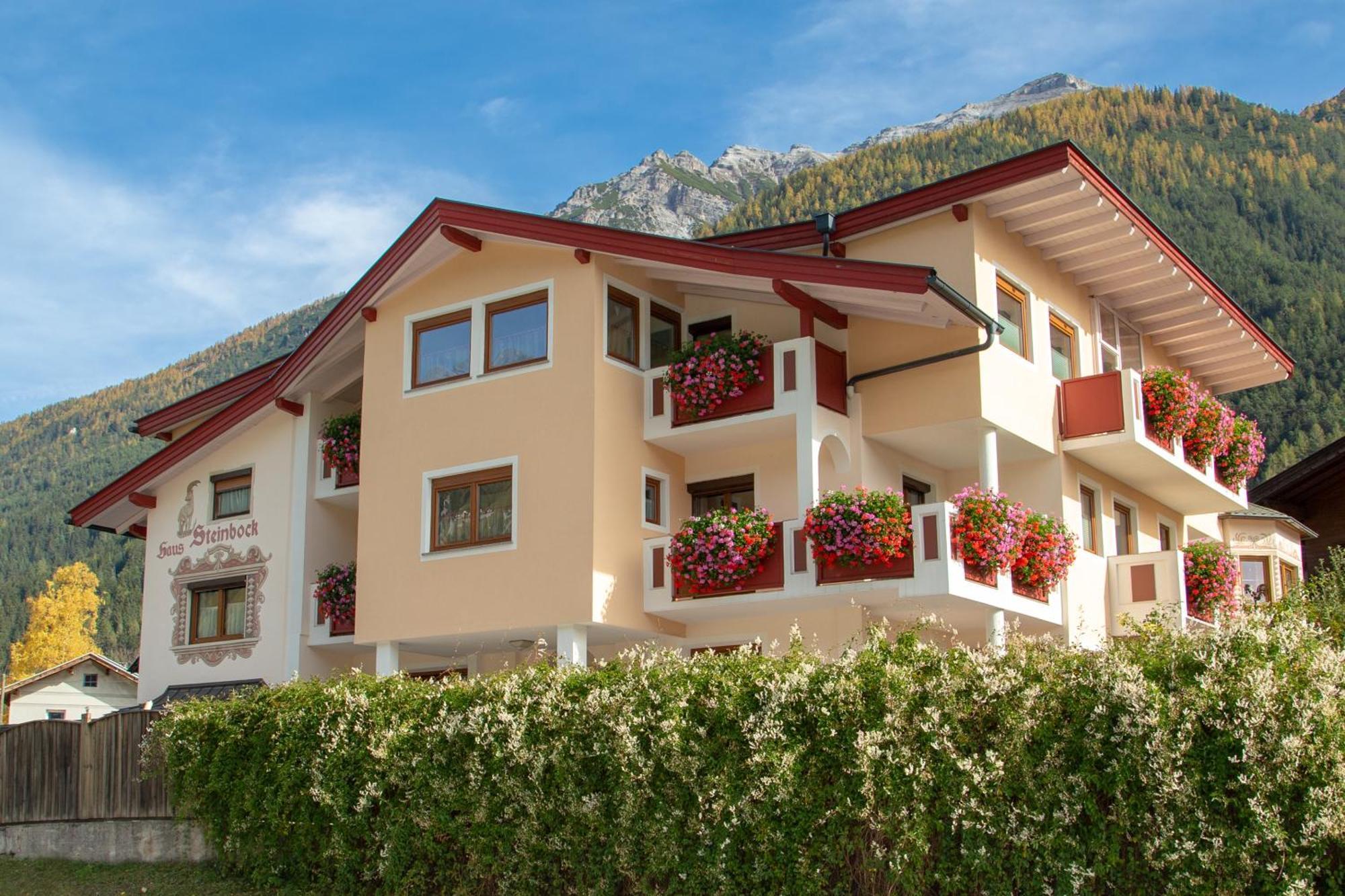 Haus Steinbock Bed and Breakfast Neustift im Stubaital Buitenkant foto
