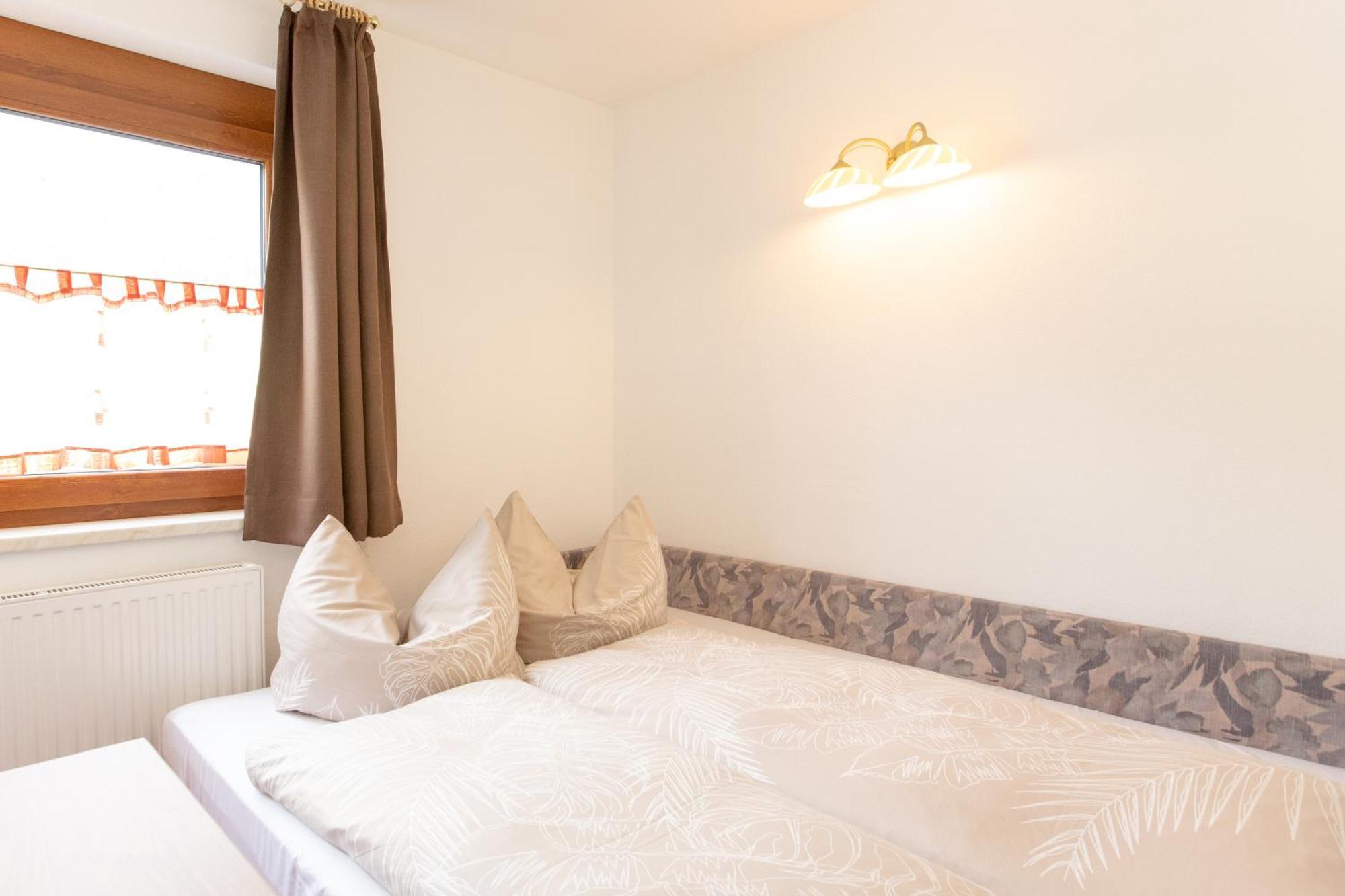 Haus Steinbock Bed and Breakfast Neustift im Stubaital Buitenkant foto