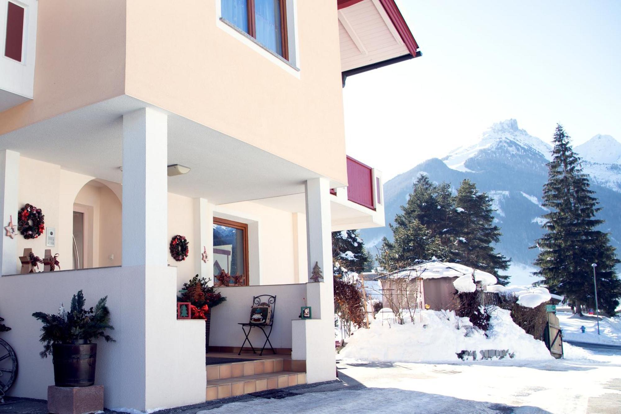 Haus Steinbock Bed and Breakfast Neustift im Stubaital Buitenkant foto