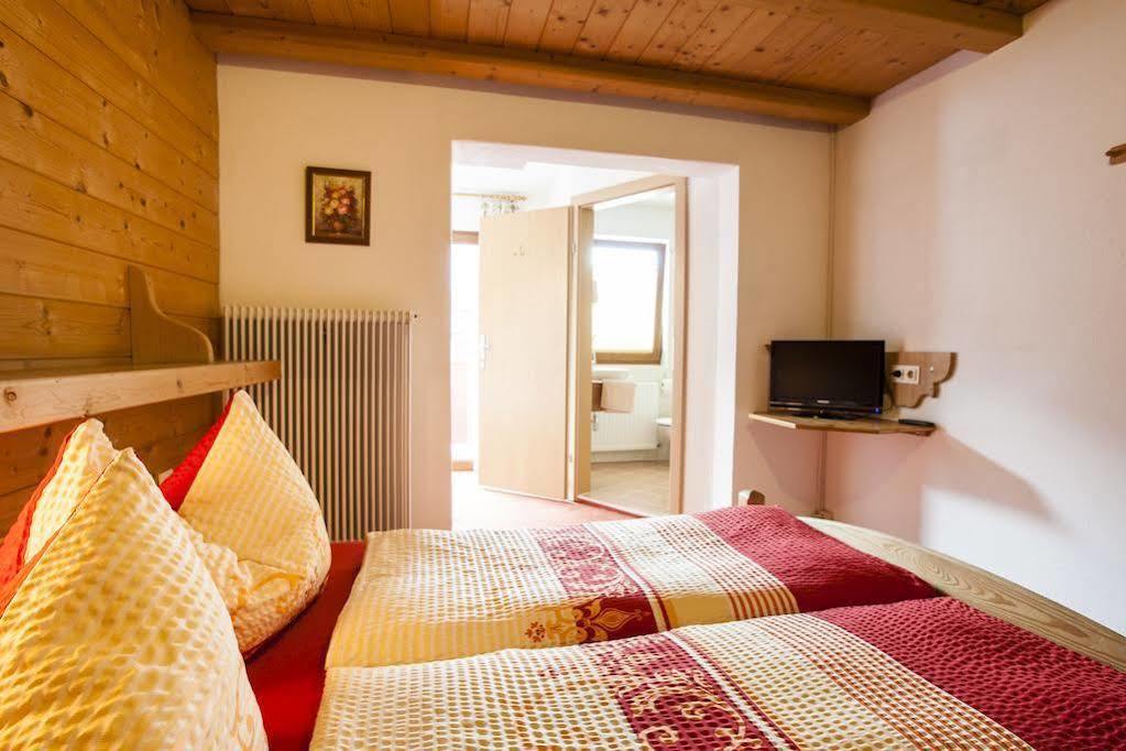 Haus Steinbock Bed and Breakfast Neustift im Stubaital Buitenkant foto