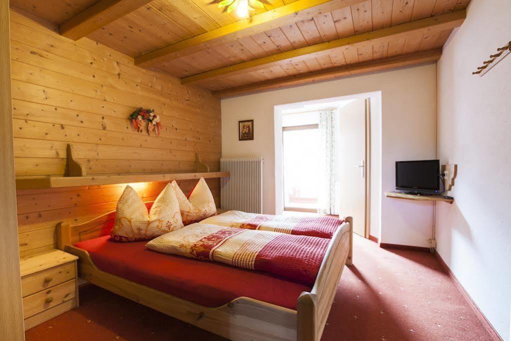 Haus Steinbock Bed and Breakfast Neustift im Stubaital Buitenkant foto