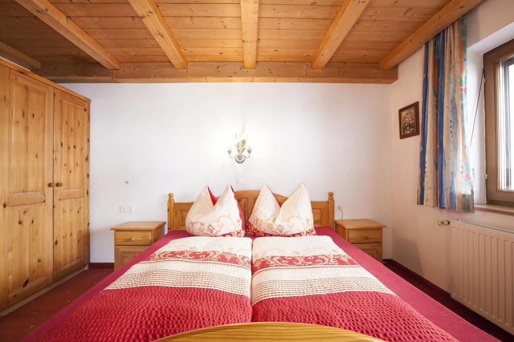 Haus Steinbock Bed and Breakfast Neustift im Stubaital Buitenkant foto