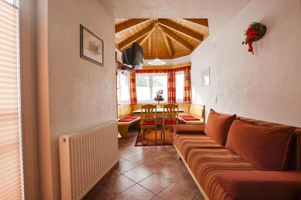 Haus Steinbock Bed and Breakfast Neustift im Stubaital Buitenkant foto